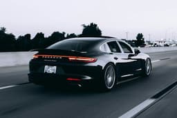 سيارات ومركبات
